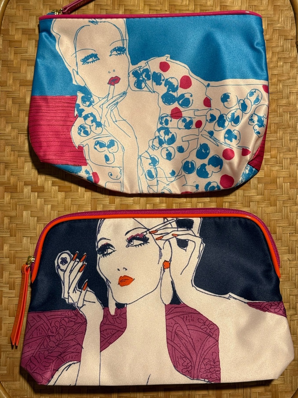 Estée Lauder make up bags
